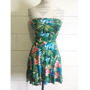 NWOT “Lady Luau” tropical floral strapless dress